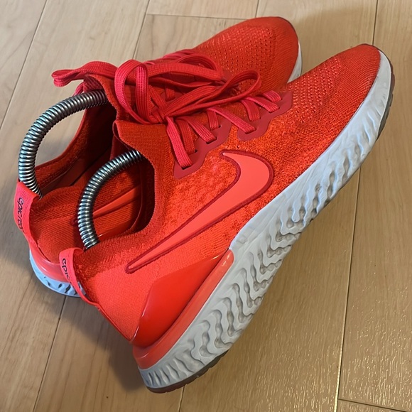 Nike Epic React Flyknit 2 'Chile - Picture 2 of 9